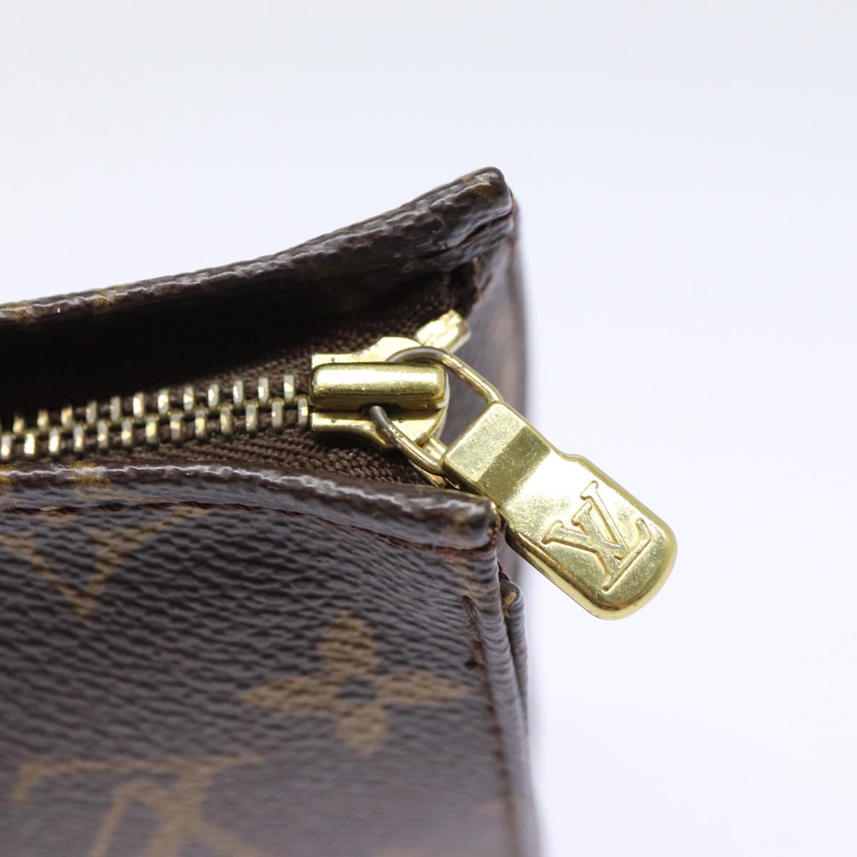 LOUIS VUITTON Monogram Poche Toilette 15 Pouch M47546 LV fm3777