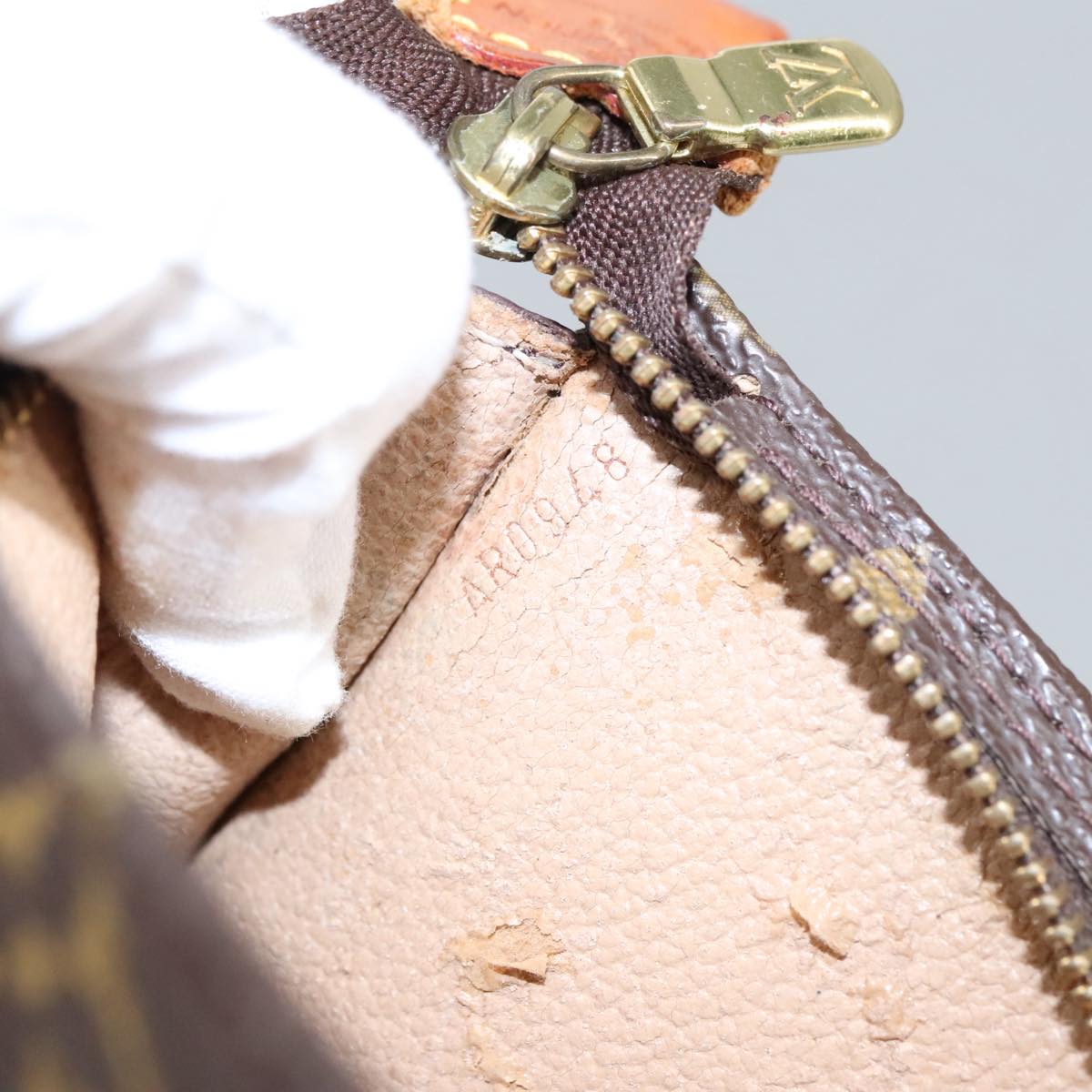 LOUIS VUITTON Monogram Bucket PM Accessory Pouch LV fm4034