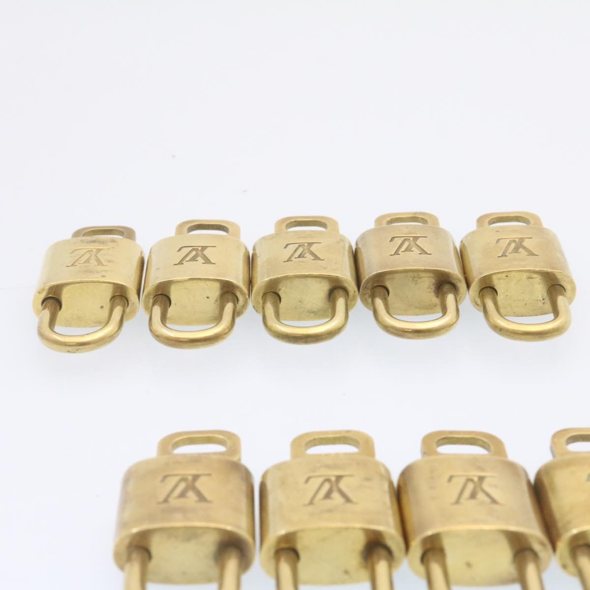 LOUIS VUITTON Padlock 10set Padlock Gold Tone LV am1294g