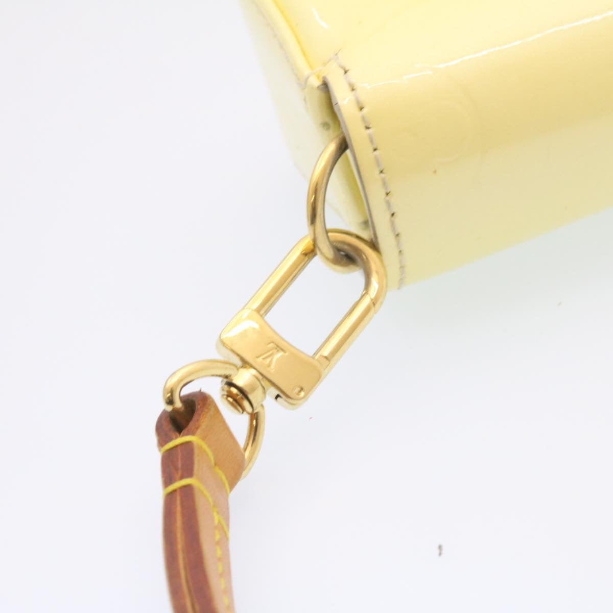 LOUIS VUITTON Vernis Pochette Lagoon Glasses Case Perle M91801 LV am1588g