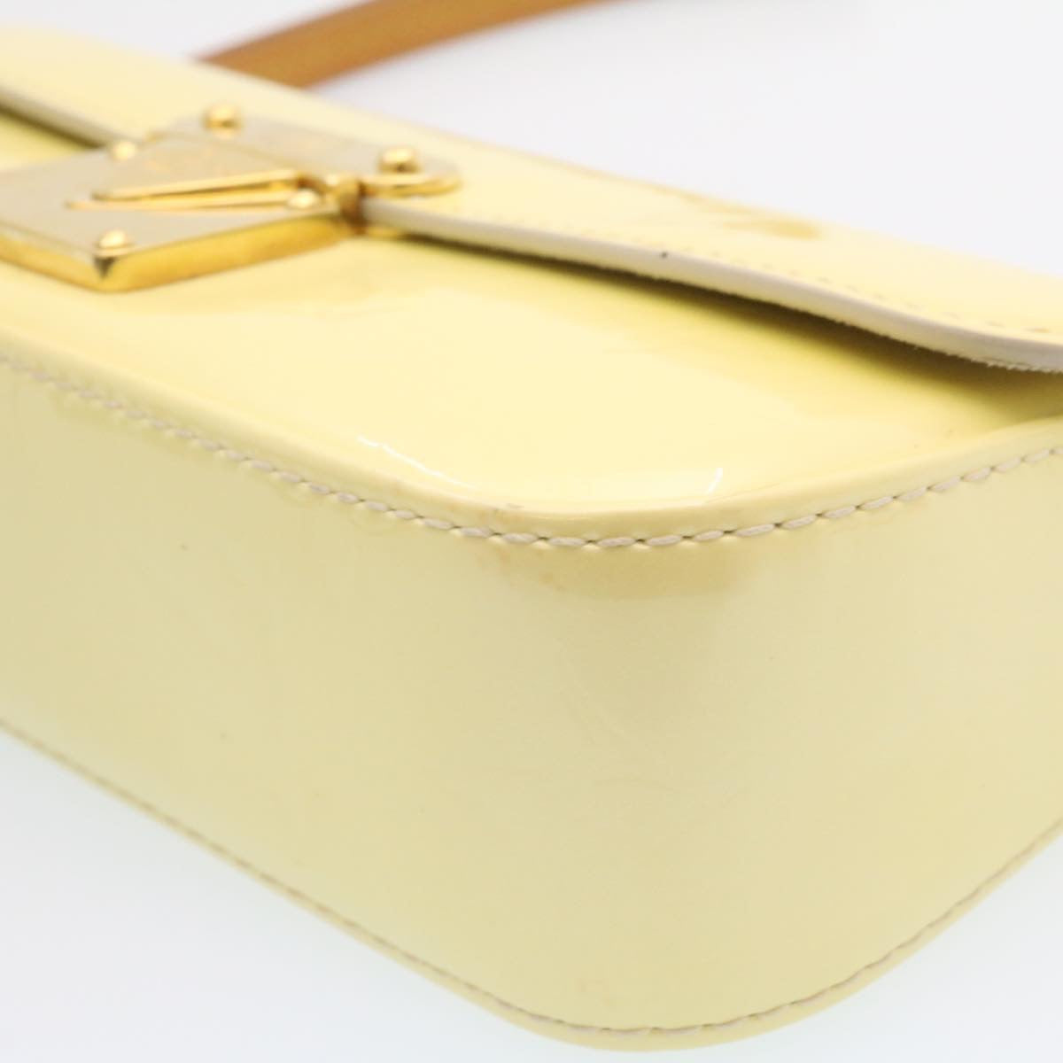 LOUIS VUITTON Vernis Pochette Lagoon Glasses Case Perle M91801 LV am1588g