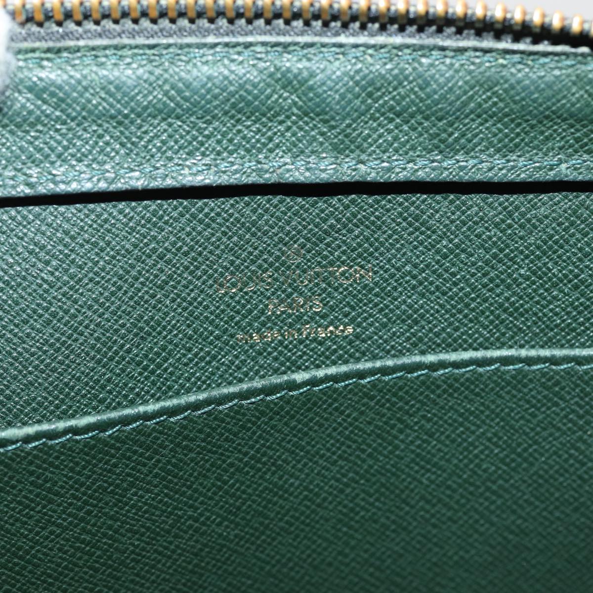 LOUIS VUITTON Taiga Baikal Clutch Bag Epicea M30184 LV hk1410