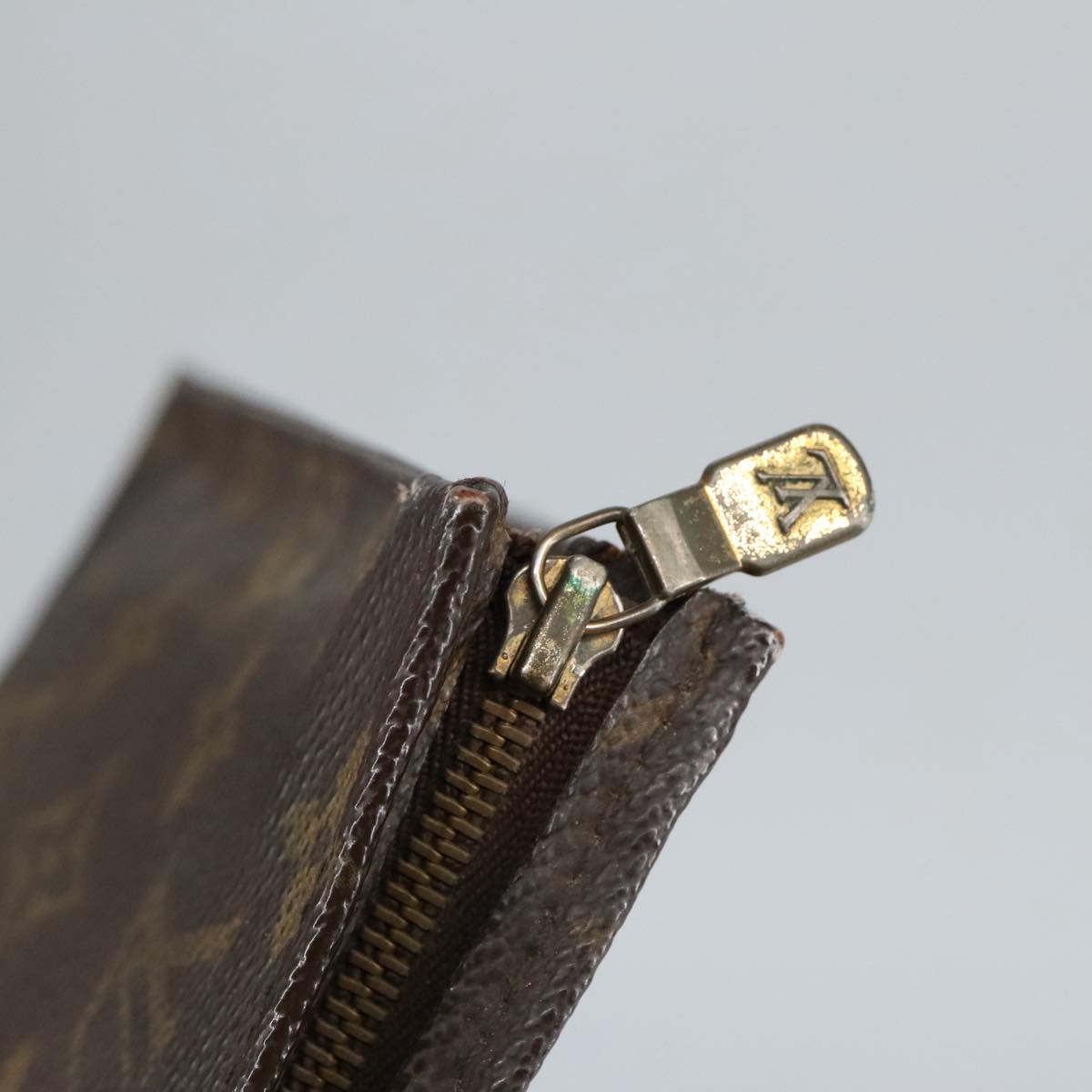 LOUIS VUITTON Monogram Poche Toilette 26 Pouch M47542 LV hk1832