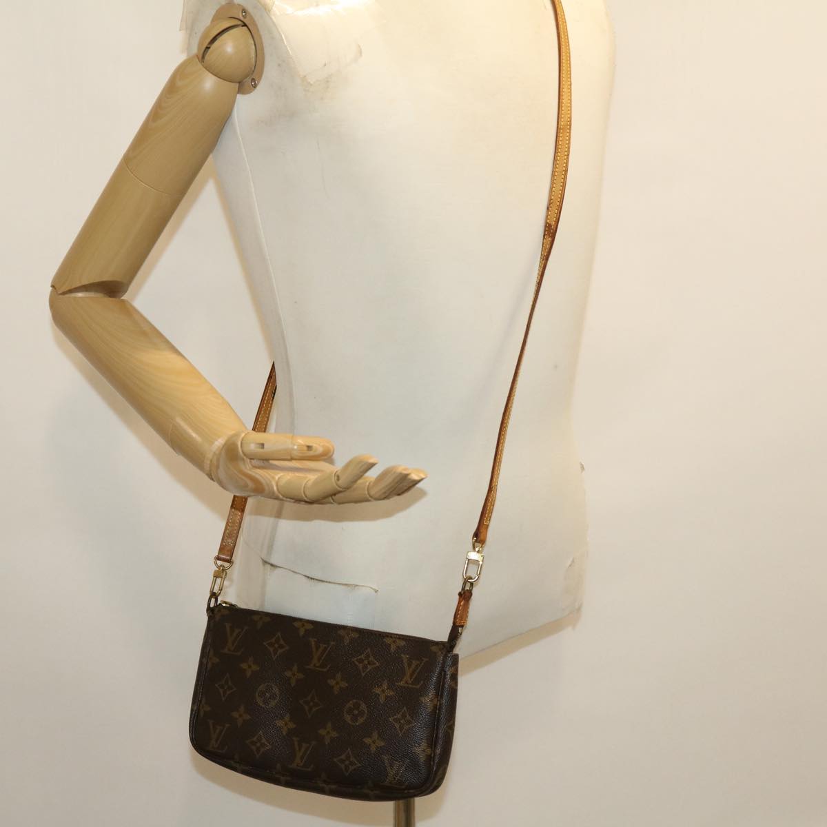 LOUIS VUITTON Monogram Pochette Accessoires Pouch M51980 LV hk460