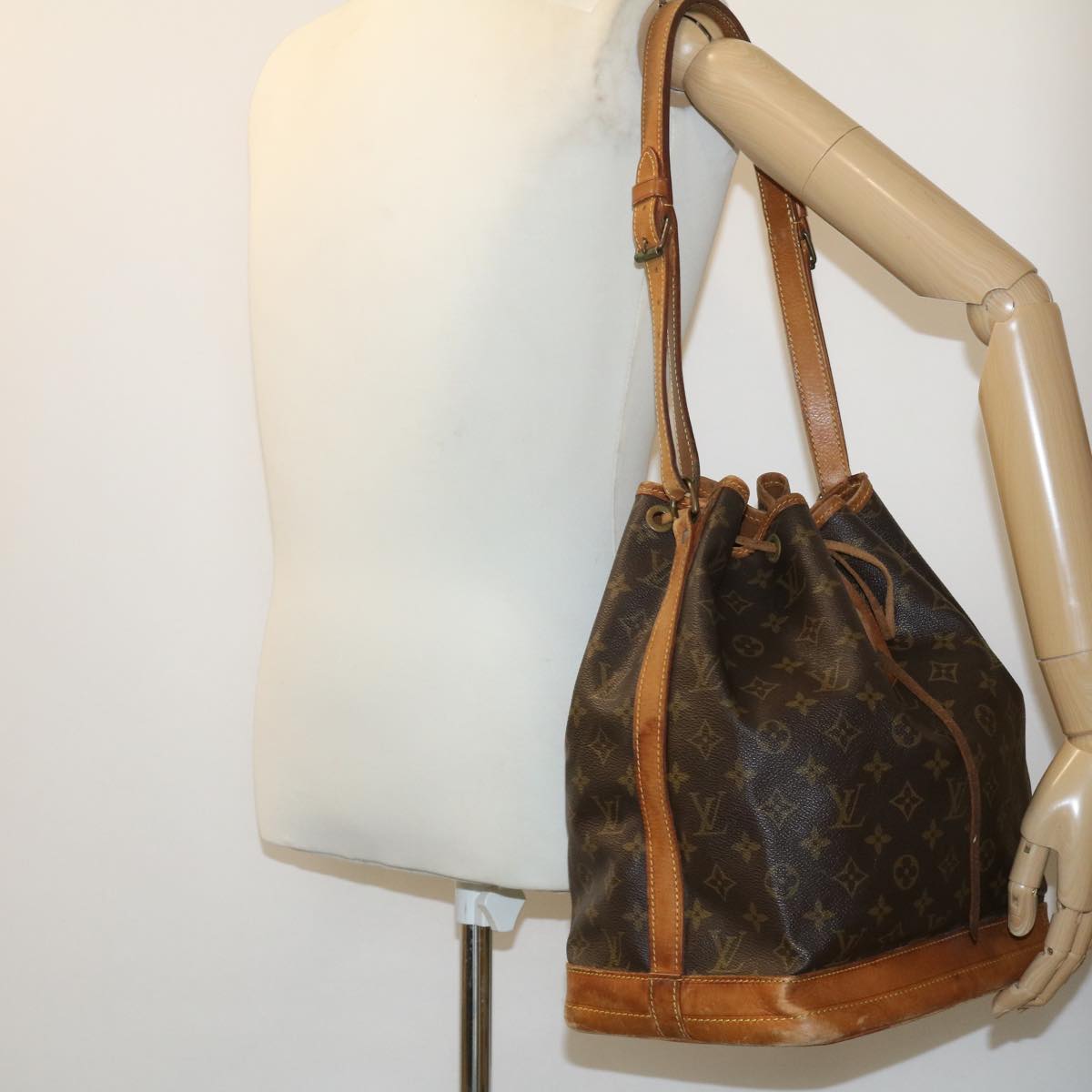 LOUIS VUITTON Monogram Noe Shoulder Bag M42224 LV hs1133