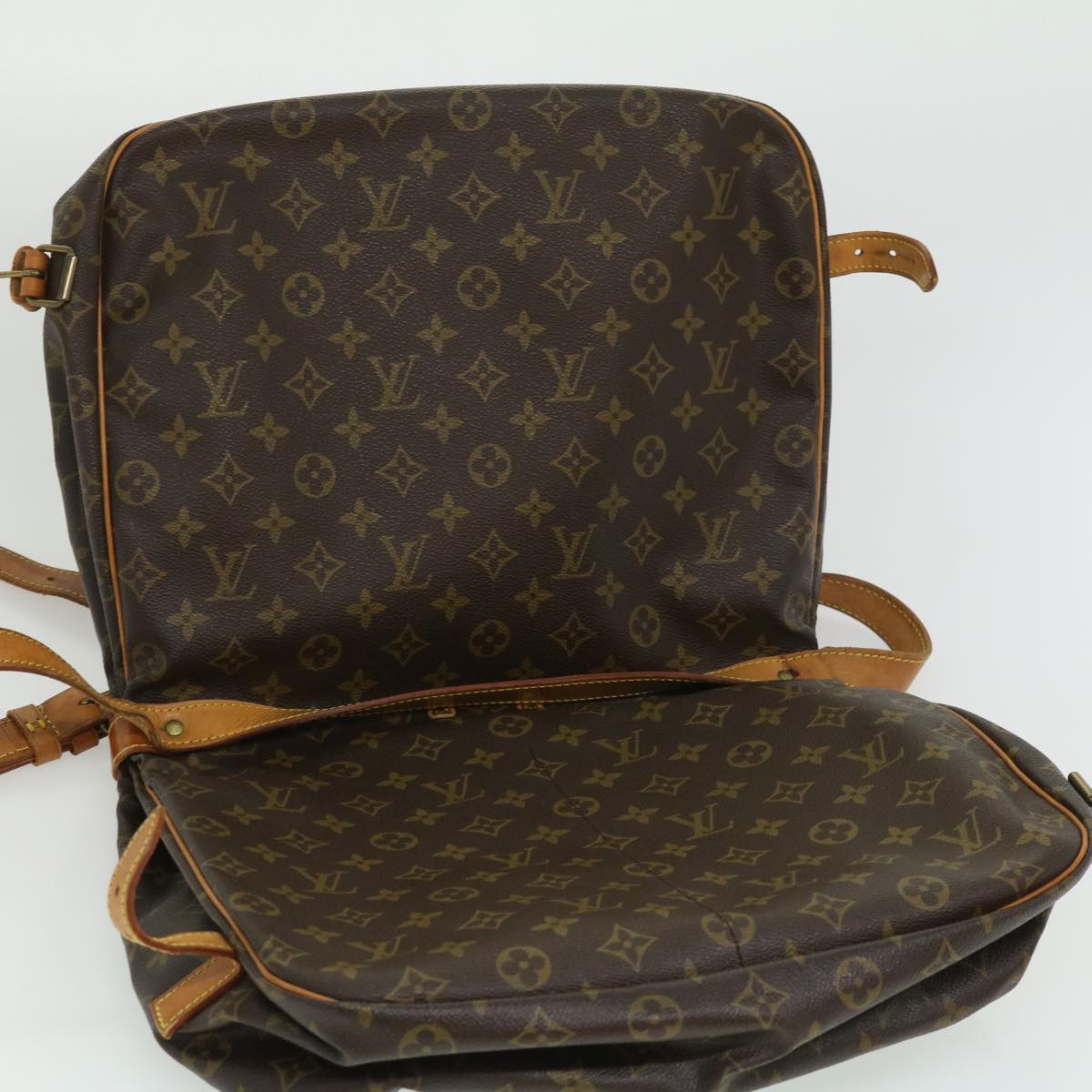 LOUIS VUITTON Monogram Saumur 35 Shoulder Bag M42254 LV hs1346