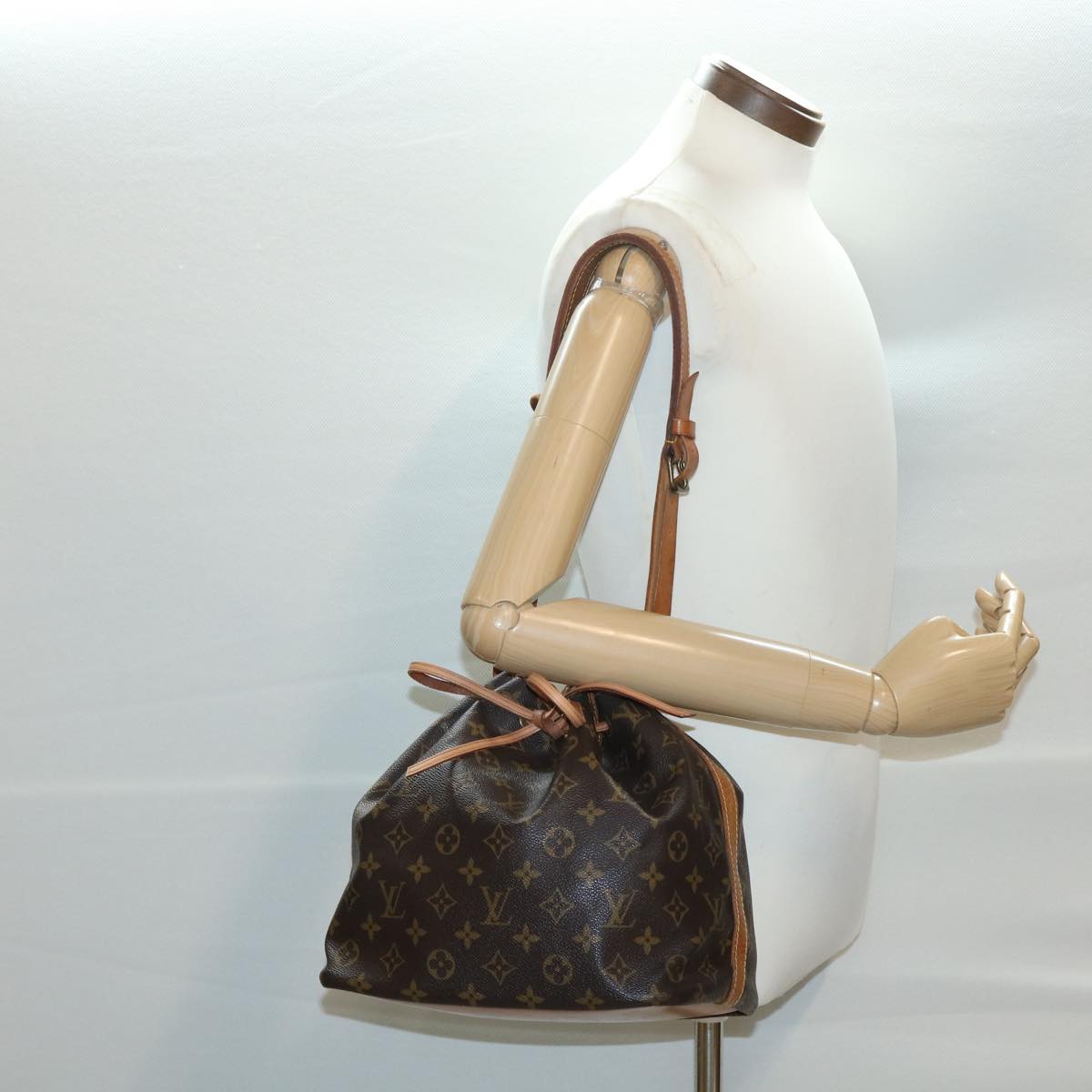 LOUIS VUITTON Monogram Petit Noe Shoulder Bag M42226 LV hs1641
