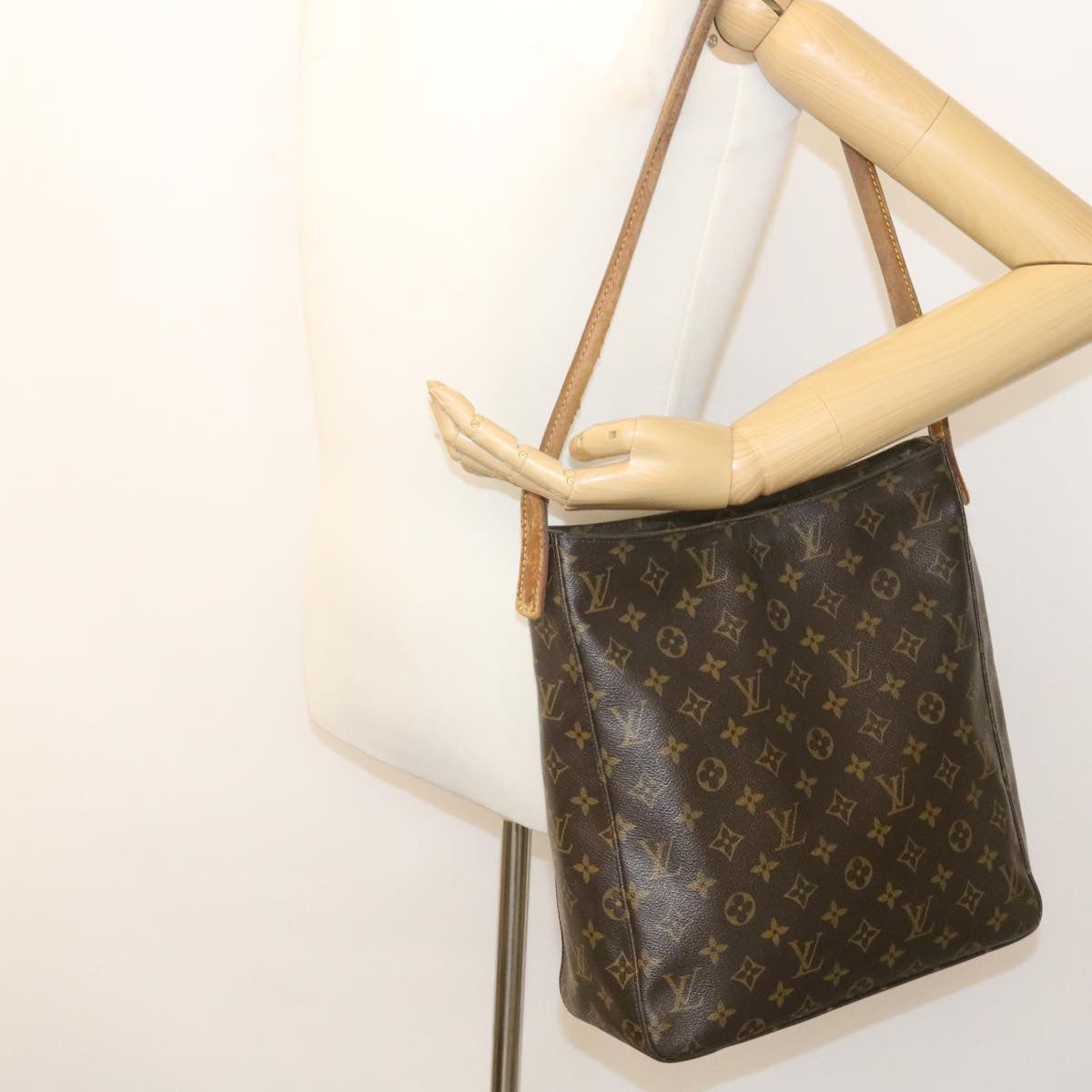LOUIS VUITTON Monogram Looping GM Shoulder Bag M51145 LV hs479