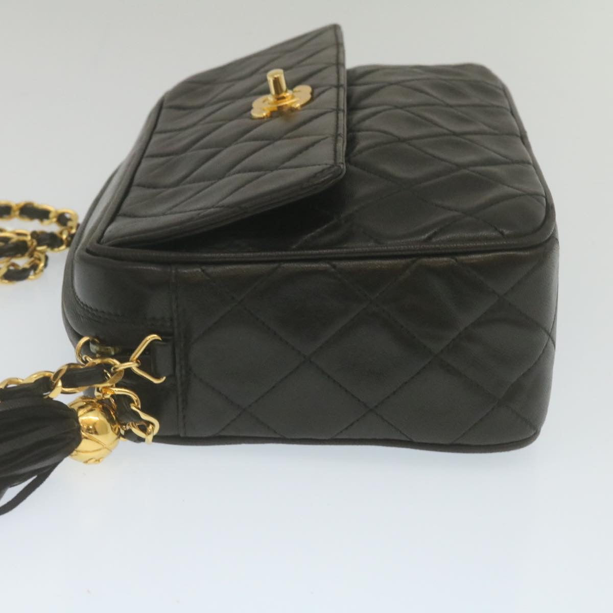 Luxury Chanel Matelasse Chain Shoulder Bag Lamb Skin Fringe Black Gold CC  hs691A