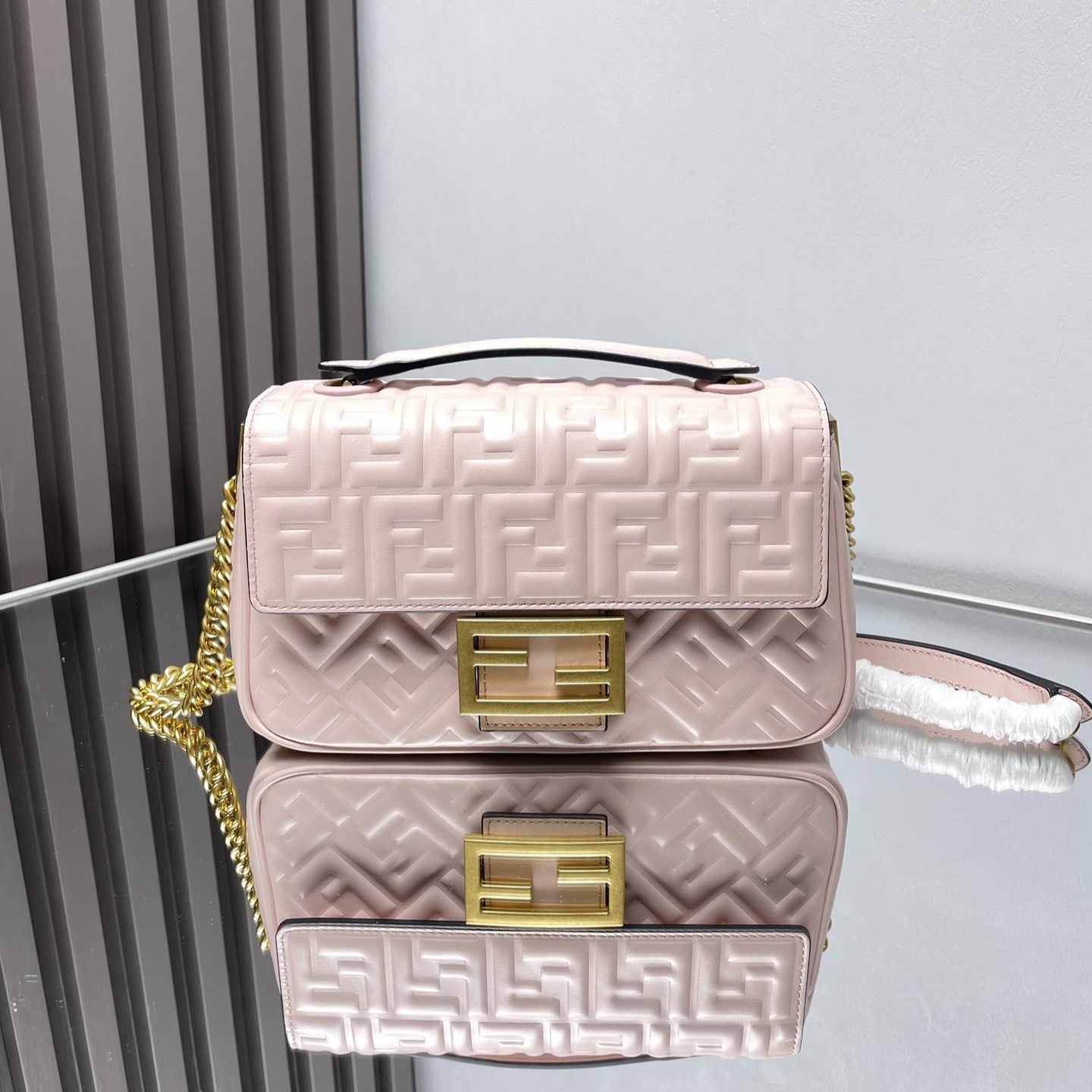 Luxury FendiFend Baguette 24 Bag With FF Motif Pink Leather Ghw