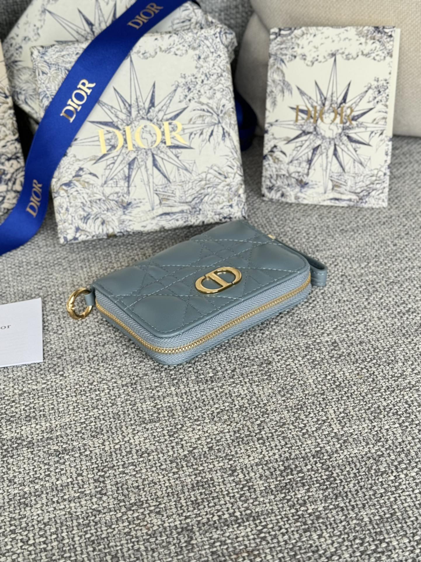 Luxury DiorLogo Caro 11cm Compact Wallet Cloud Blue Calfskin