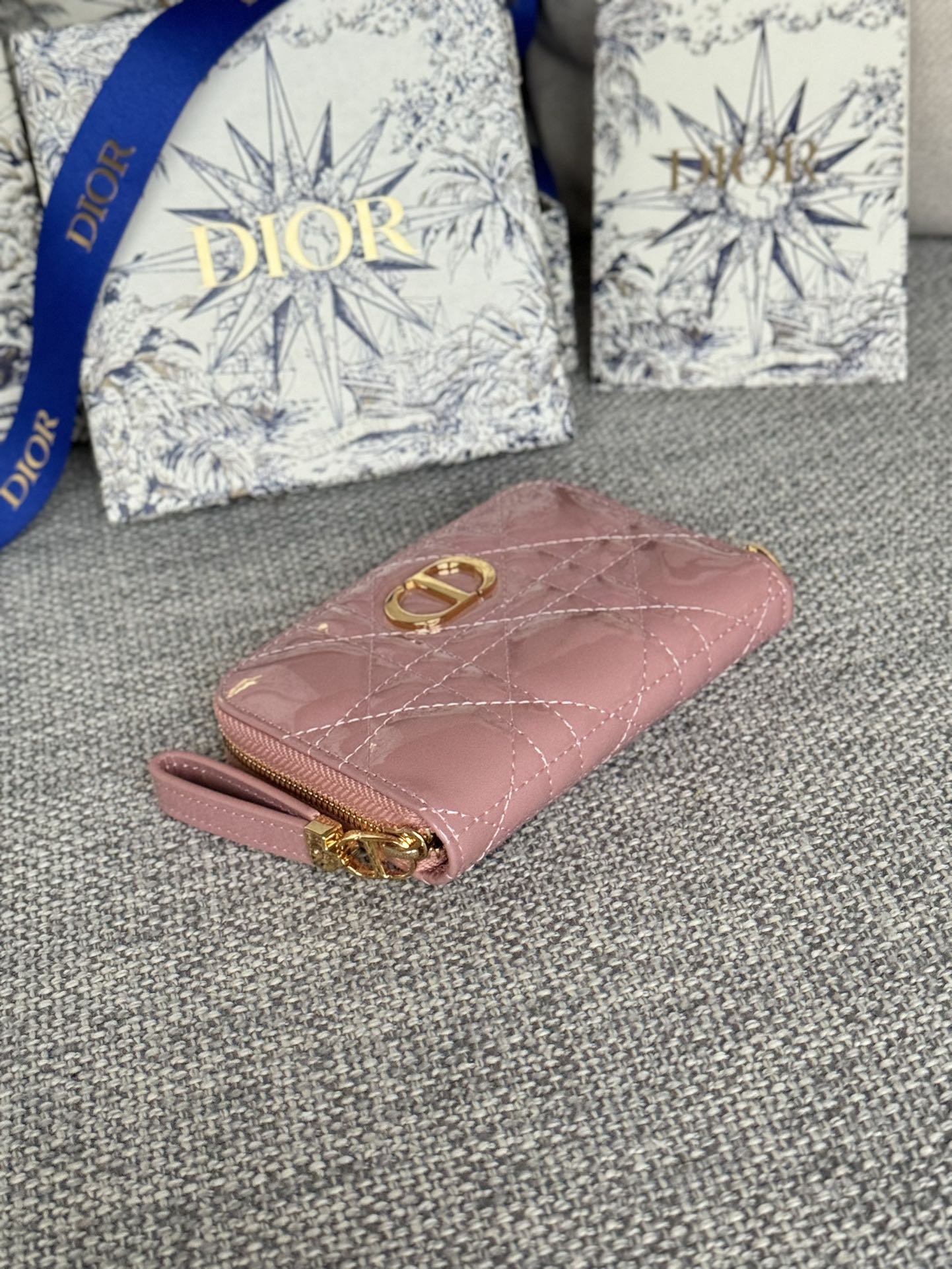Luxury DiorLogo Caro 11cm Compact Wallet Shiny Pink Calfskin