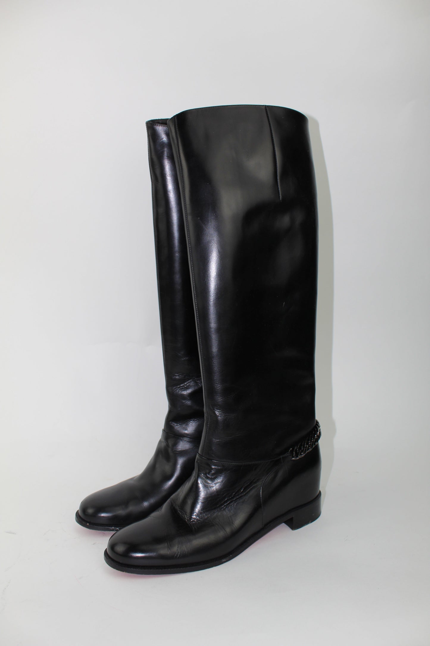 CHRISTIAN LOUBOUTIN CATE CHAIN-TRIM BOOTS