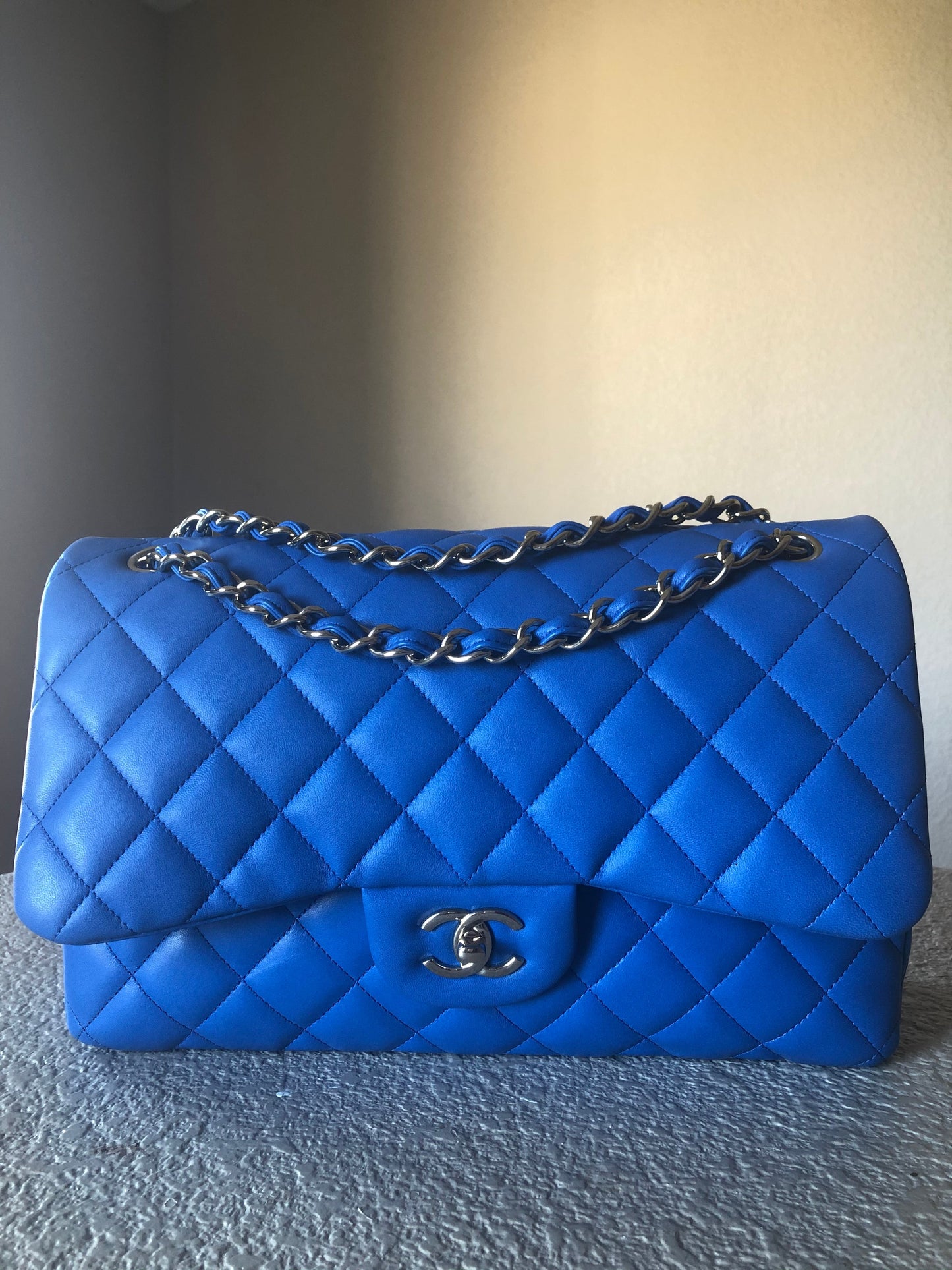 CHANEL JUMBO LAMBSKIN CLASSIC BAG
