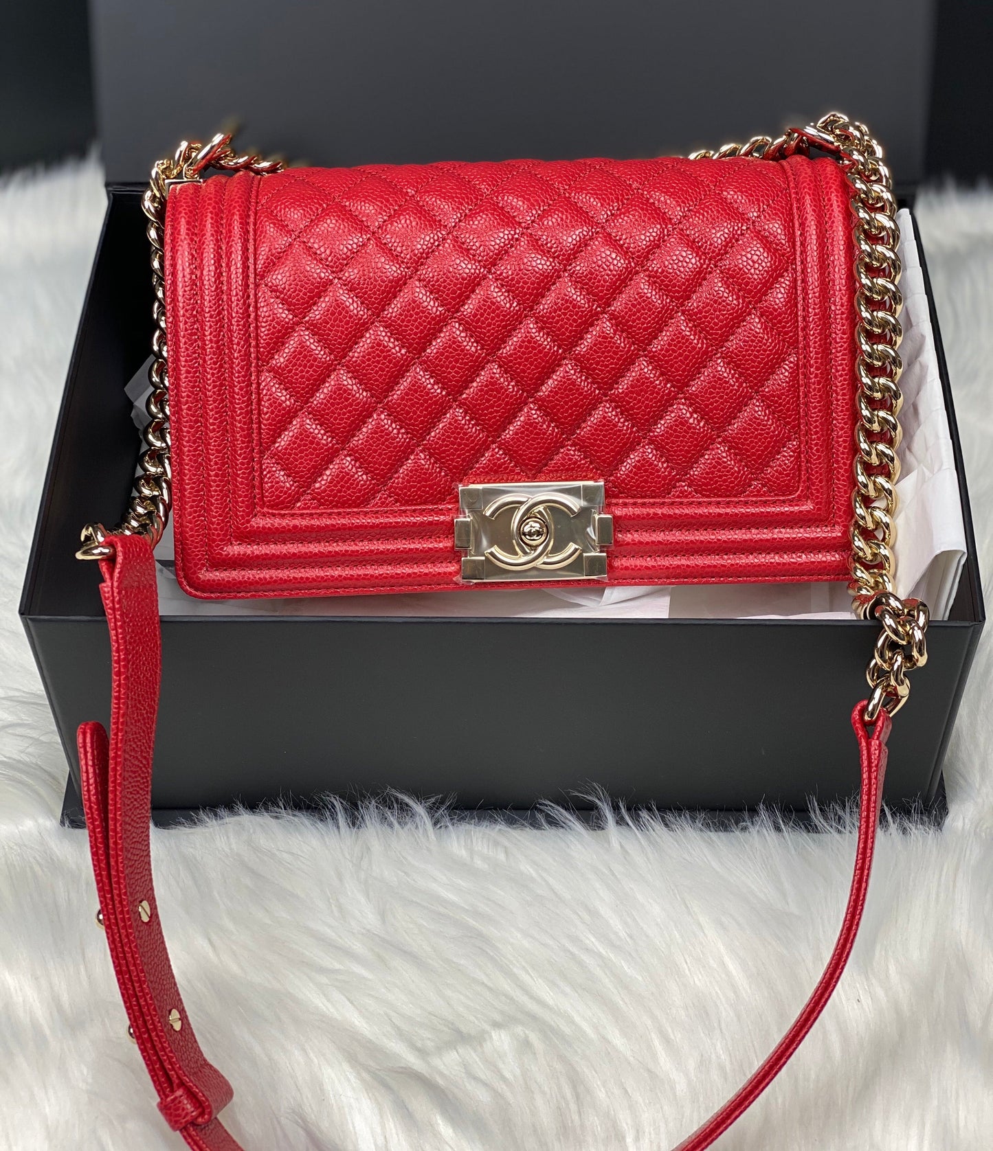 CHANEL MEDIUM CAVIAR BOY BAG IN RED