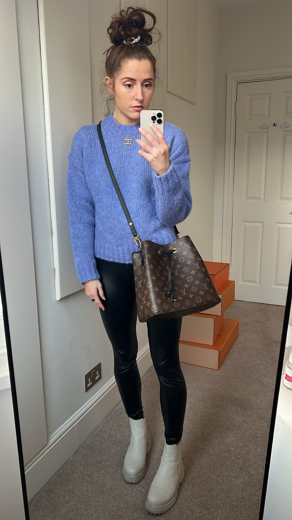 Louis Vuitton Neo Noe Monogram and Black (1,560)