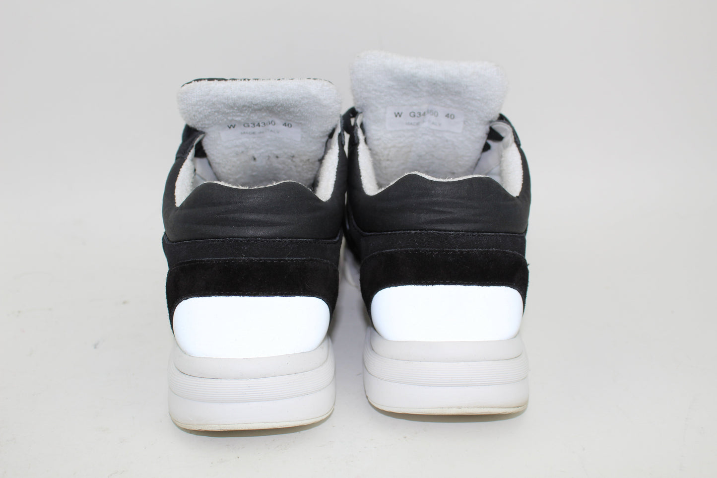 CHANEL CROSS TRAINER SNEAKERS size 40