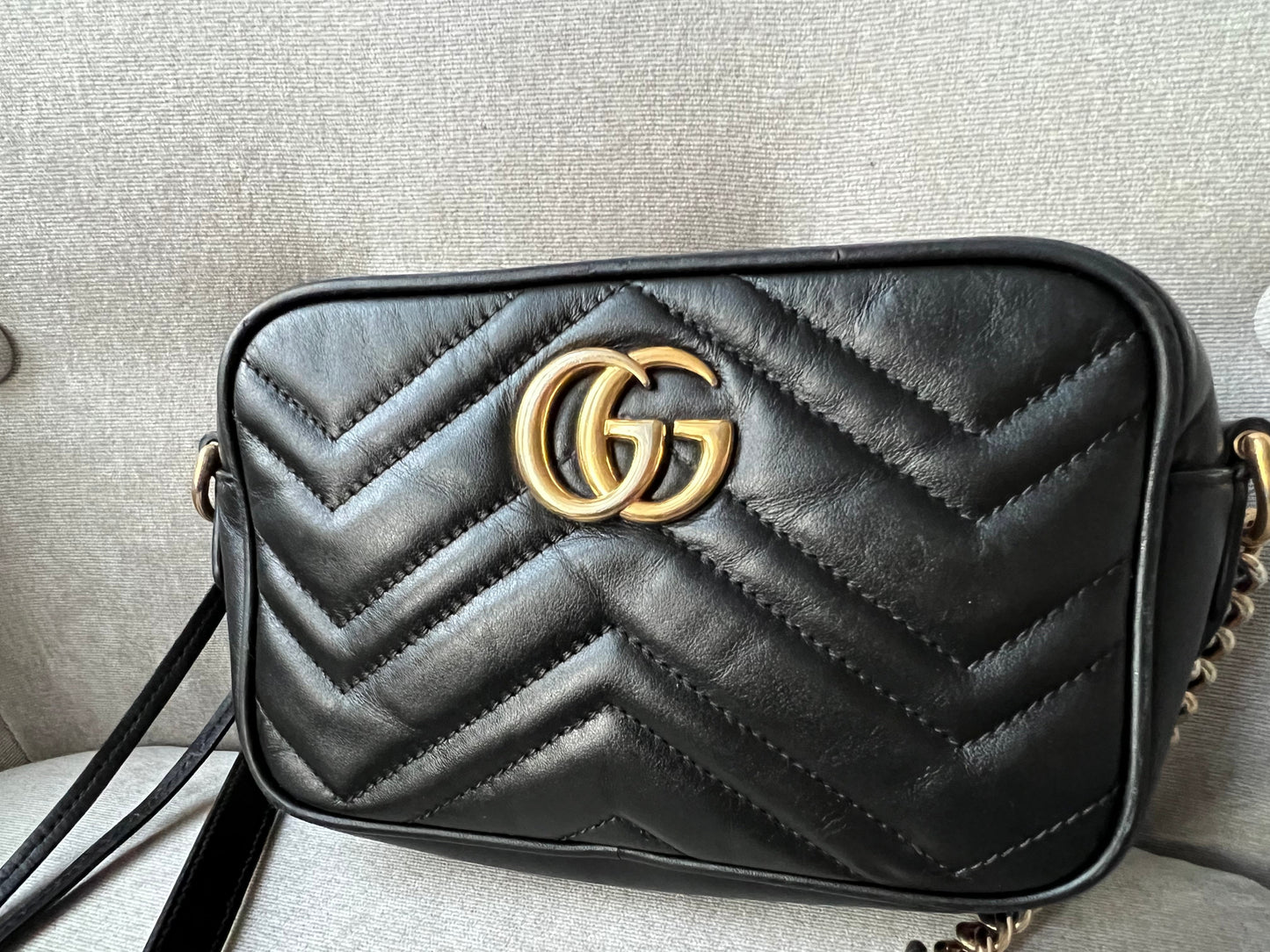 Luxury Gucci GG Black Marmont Mini Shoulder Bag ( 1,160)