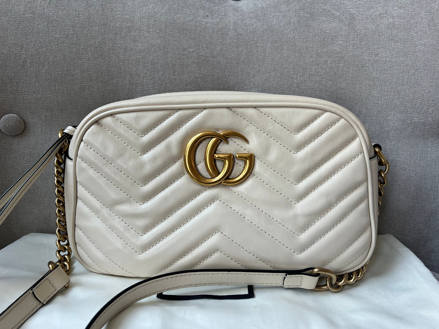Luxury Gucci GG White Marmont Small Shoulder Bag