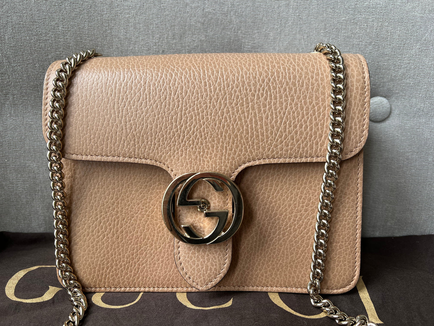Luxury Gucci Interlocking GG Beige Small Shoulder Bag