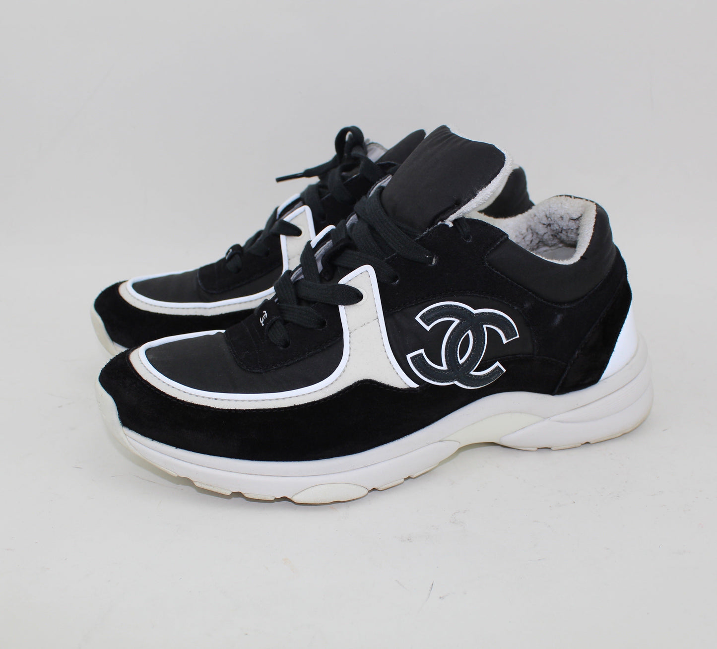CHANEL CROSS TRAINER SNEAKERS size 40