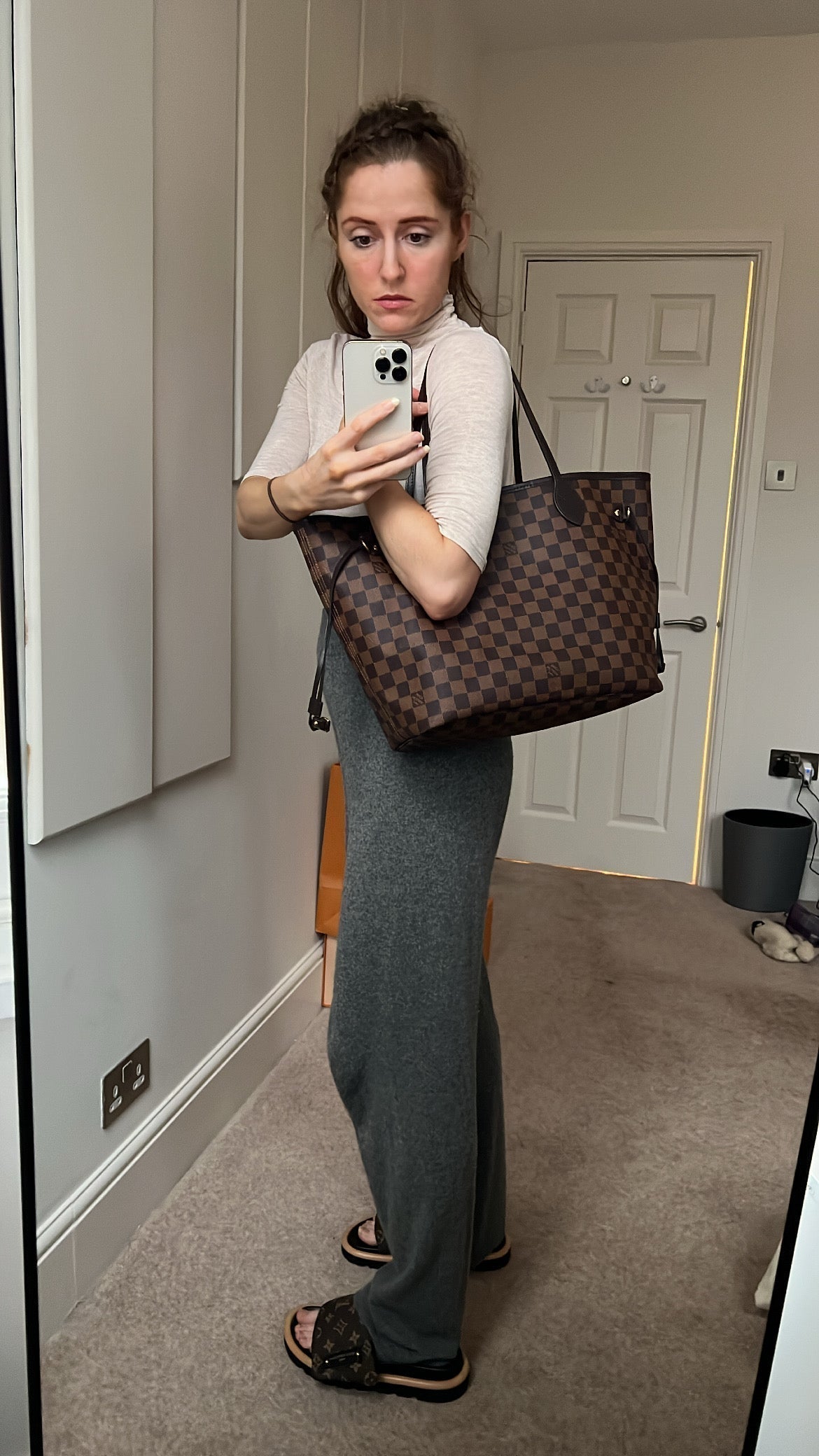 Louis Vuitton Neverfull MM Damier Ebene Cherry Interior (1,410)