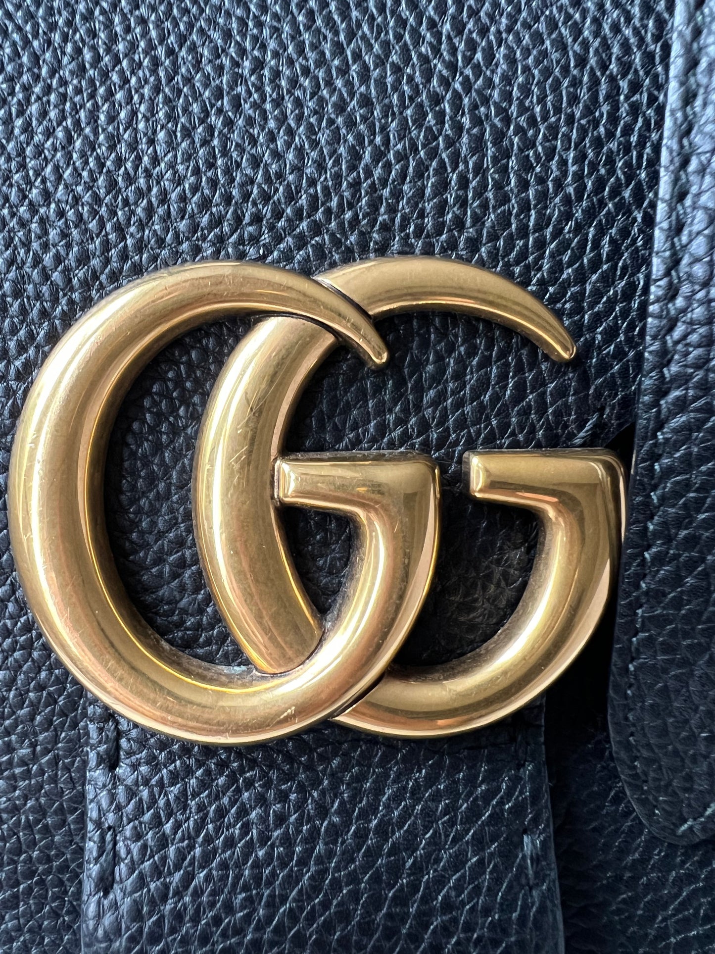 Luxury Gucci GG Black Marmont Medium Top Handle Bag