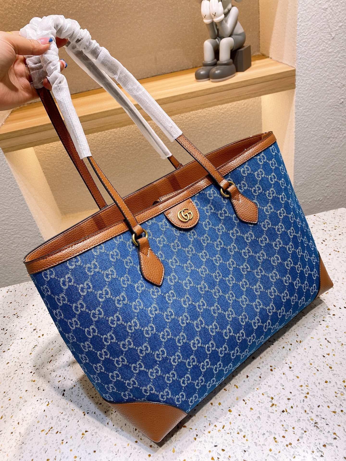 Luxury Gucci Ophidia Medium Tote Bag