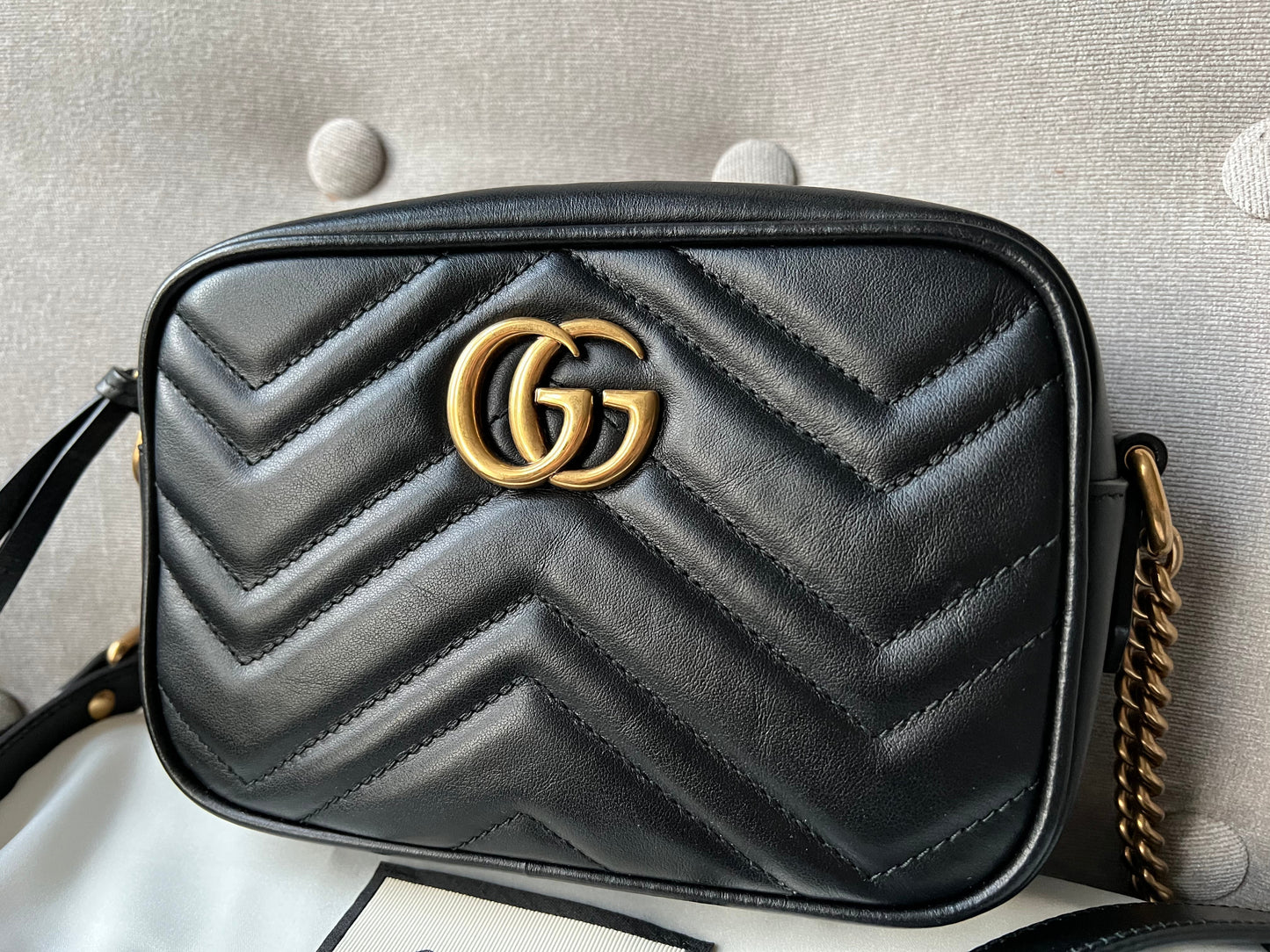 Luxury Gucci GG Black Marmont Mini Shoulder Bag ( 1,160)