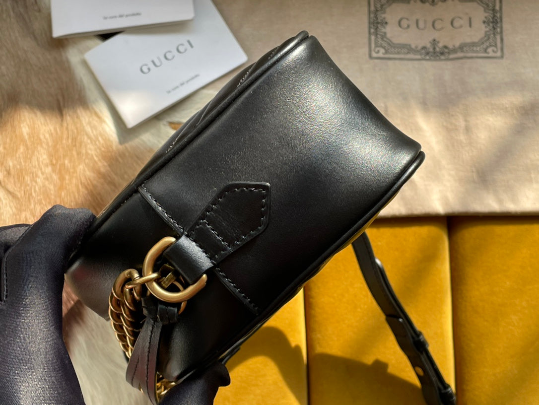 Luxury Gucci GG Marmont Small Matelasse Shoulder Bag