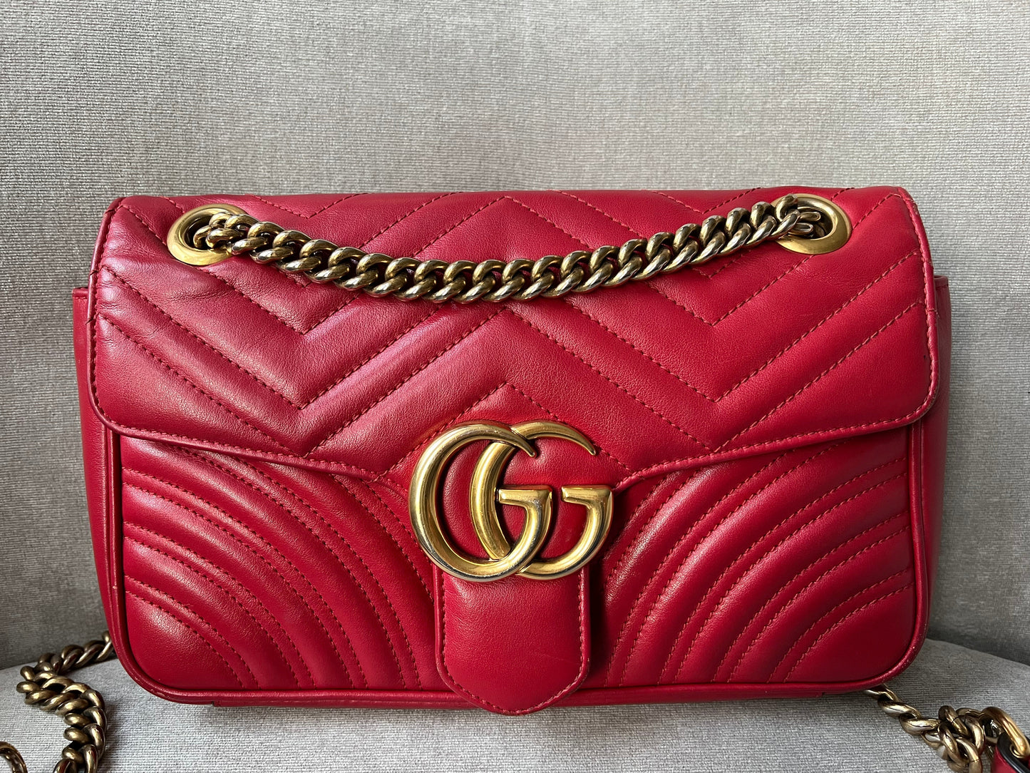 Luxury Gucci GG Hibiscus Red Marmont Small Shoulder Bag
