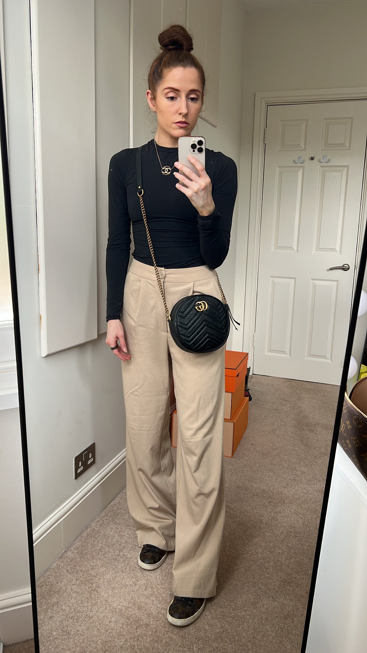 Luxury Gucci GG Round Black Marmont Small Shoulder Bag