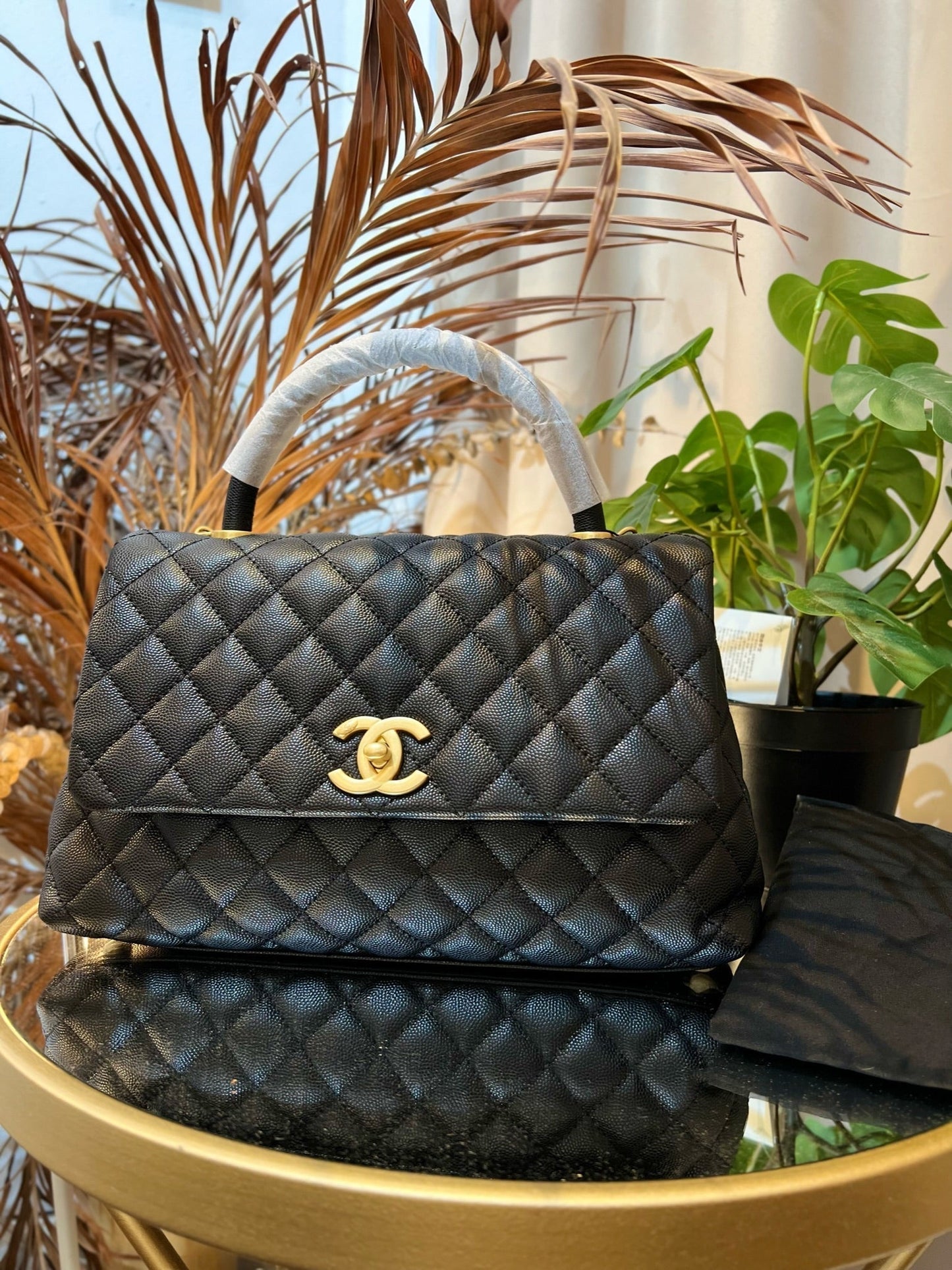 Luxury Chanel COCO HANDLE MEDIUM BLACK