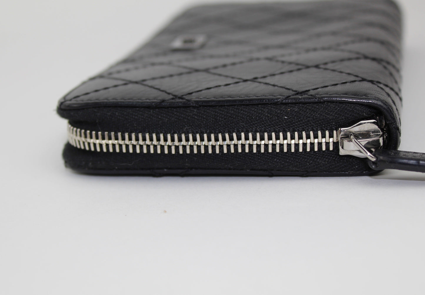 CHANEL 2.55 REISSUE ZIP AROUND WALLET
