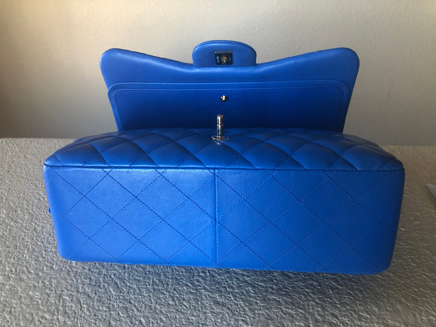 CHANEL JUMBO LAMBSKIN CLASSIC BAG