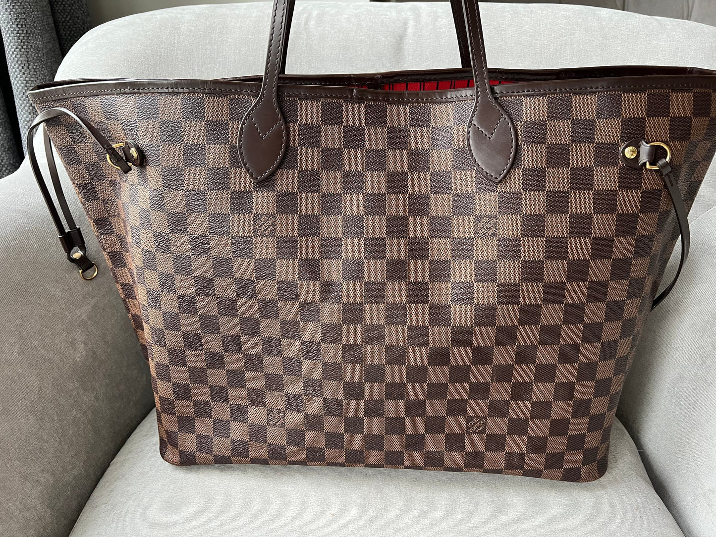 Louis Vuitton Neverfull GM Damier Ebene Cherry Interior (1,450)