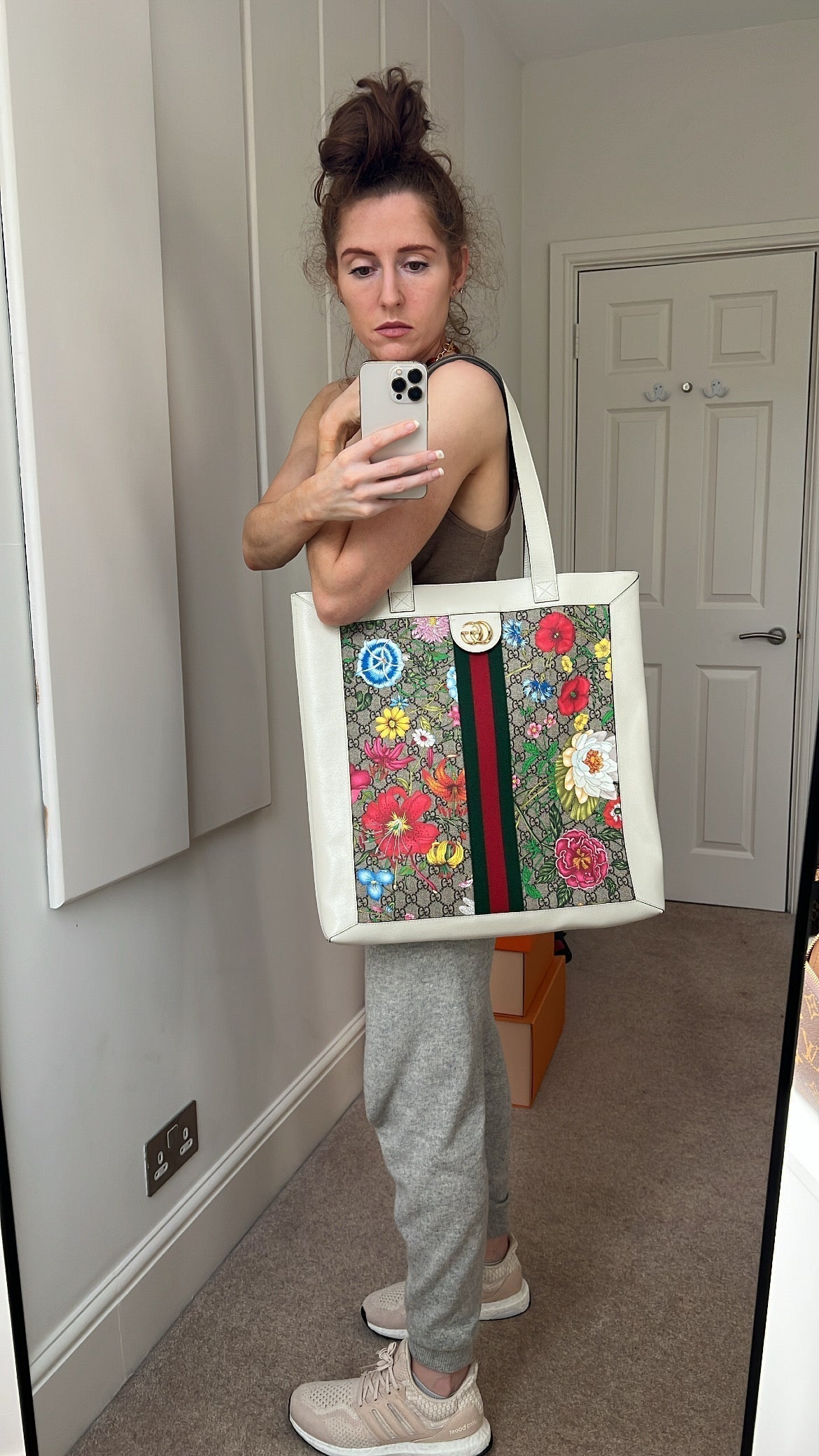 Luxury Gucci White Monogram Canvas Flora Large Ophidia Shopping Tote