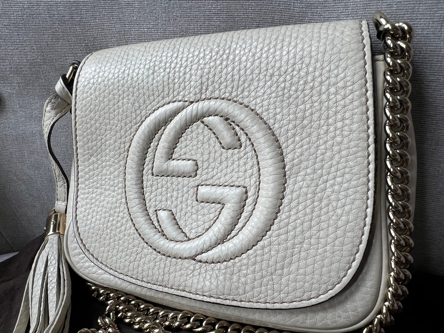 Luxury Gucci White Mini Soho Chain Crossbody Flap Bag
