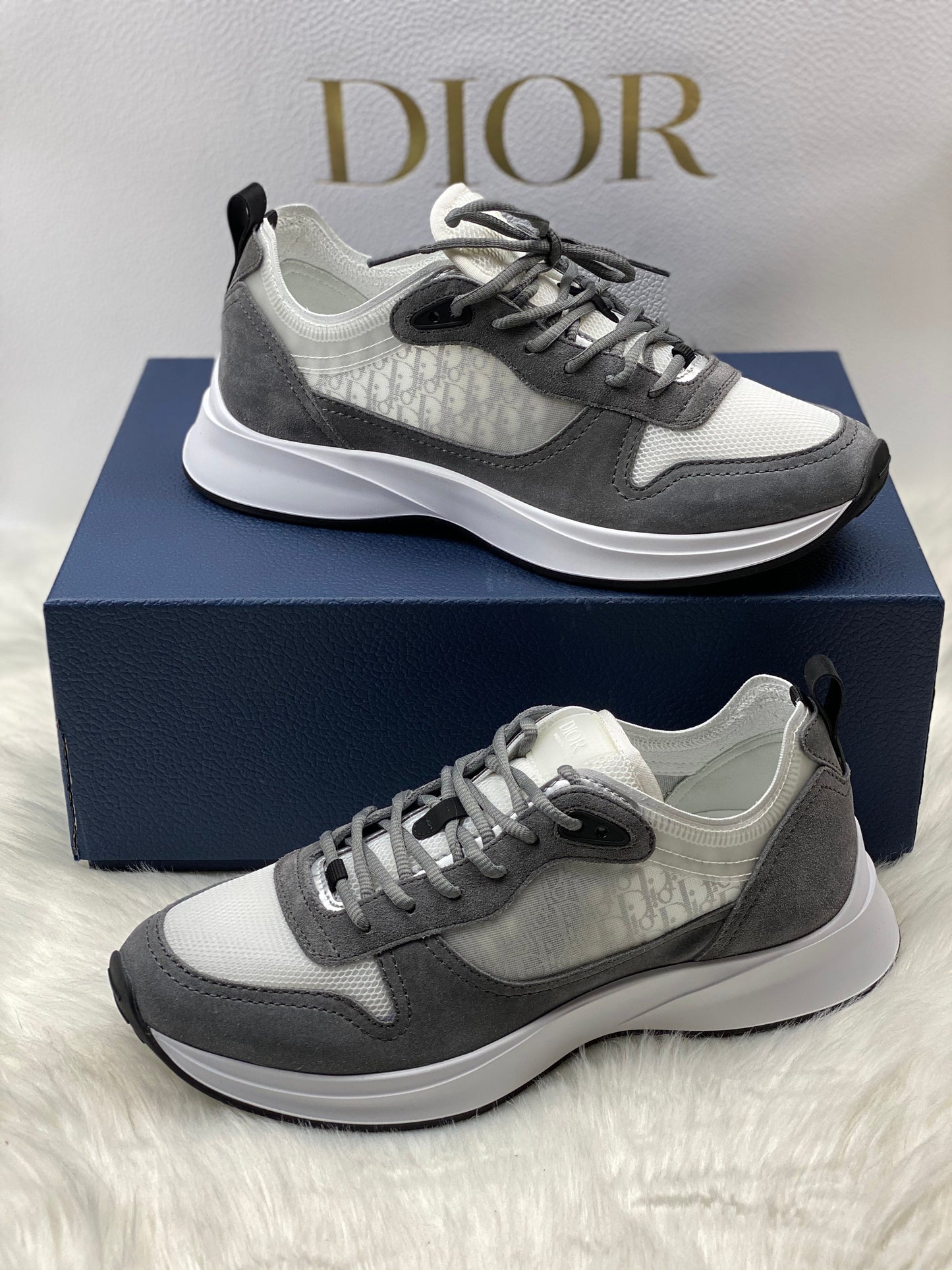 DIOR B25 OBLIQUE RUNNER SNEAKER