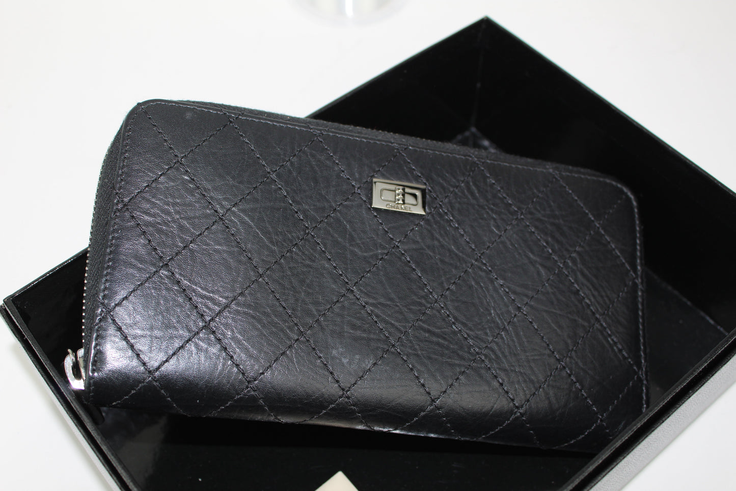 CHANEL 2.55 REISSUE ZIP AROUND WALLET