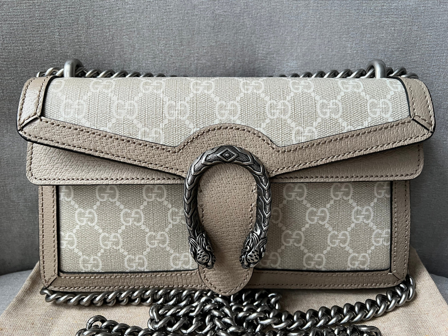 Luxury Gucci Dionysus GG Small Shoulder Bag in White and Beige Canvas ( 2,130)