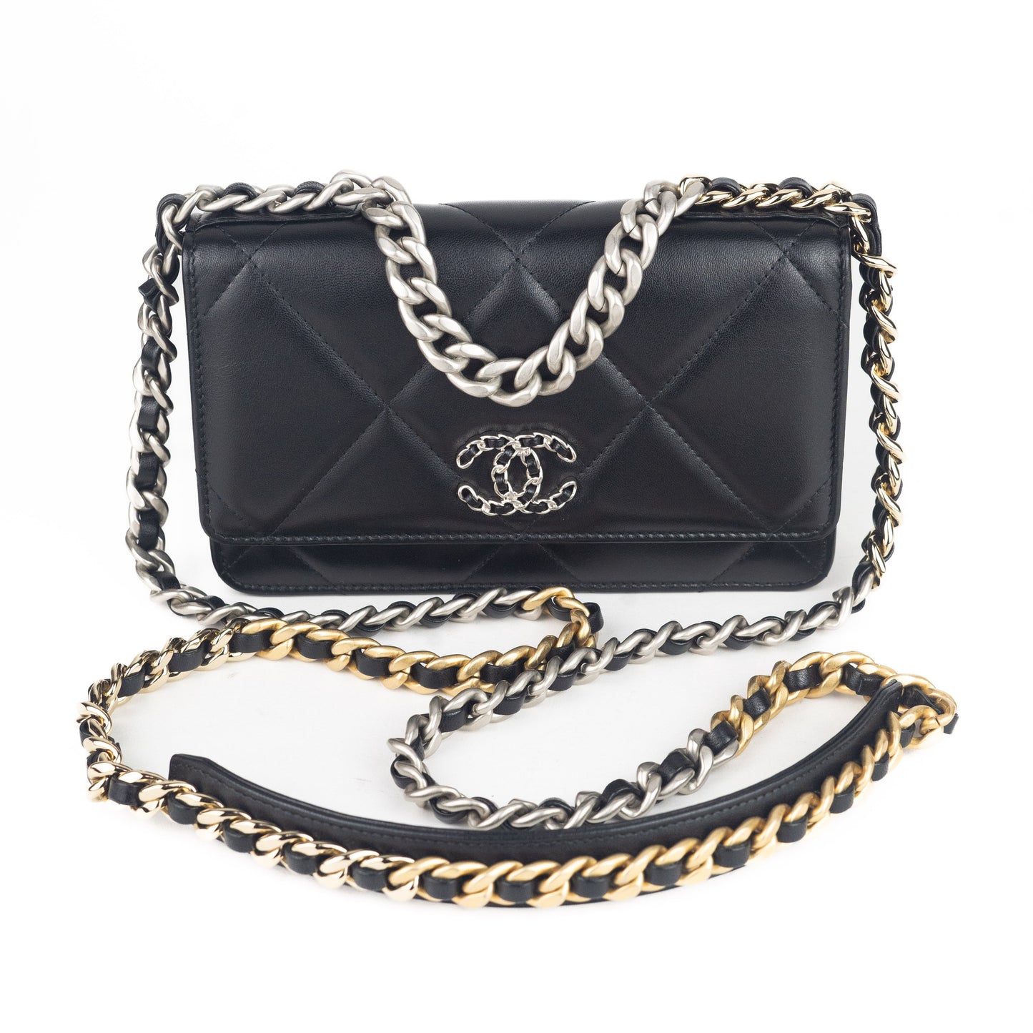 Chanel 19 Wallet on Chain in Black