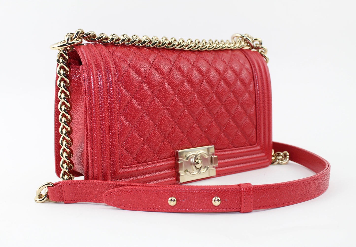 CHANEL MEDIUM CAVIAR BOY BAG IN RED