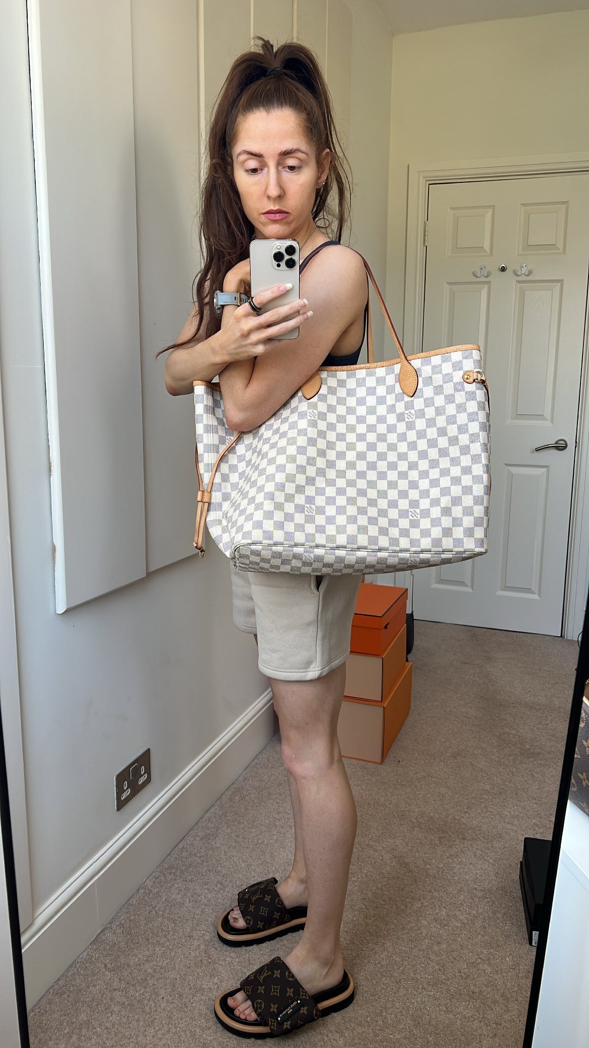 Louis Vuitton Neverfull GM Damier Azur (1,450)