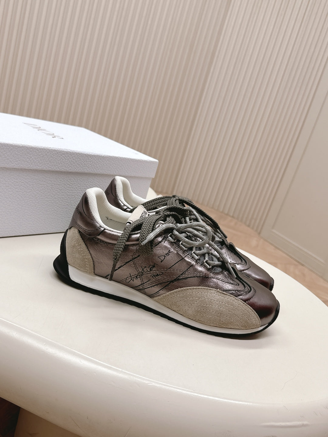 Luxury Dior25 Sketch Sneaker Calfskin with Suede 241609