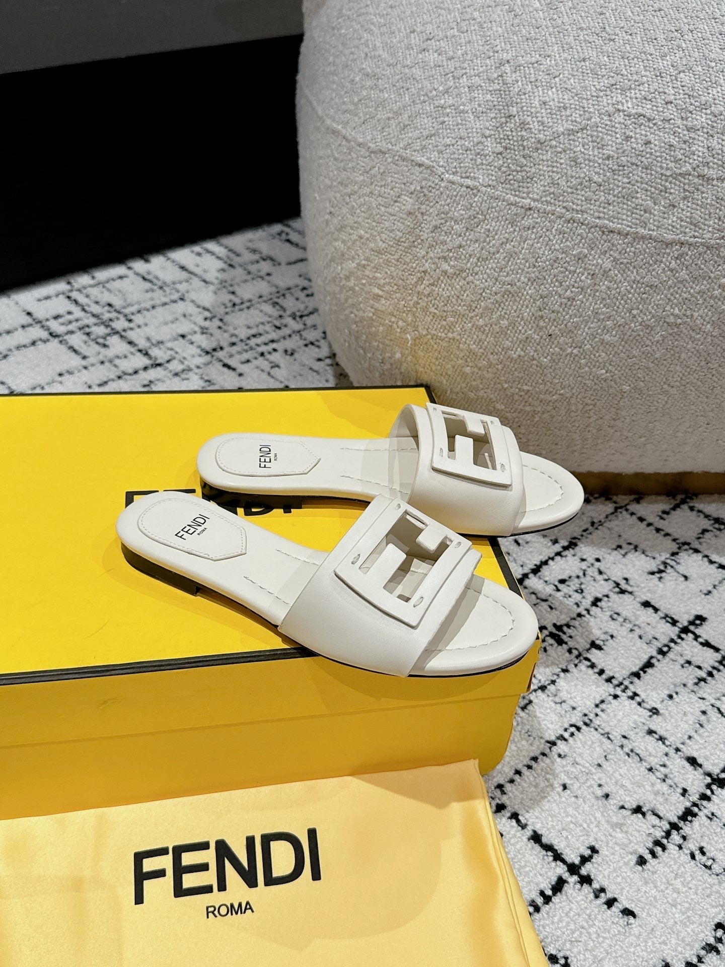 Luxury FendiFF Baguette Ivory Leather Slide
