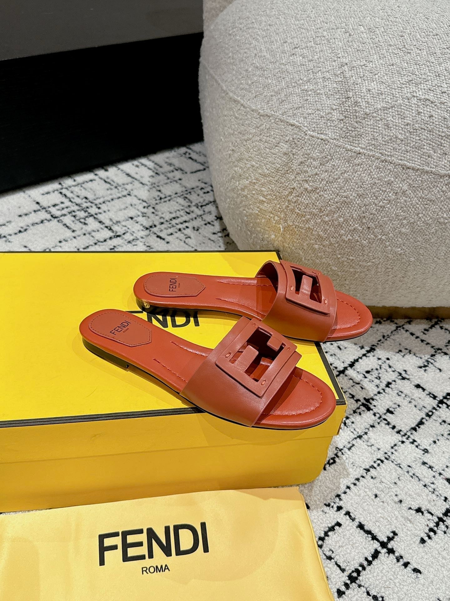 Luxury FendiFF Baguette Rust Leather Slide