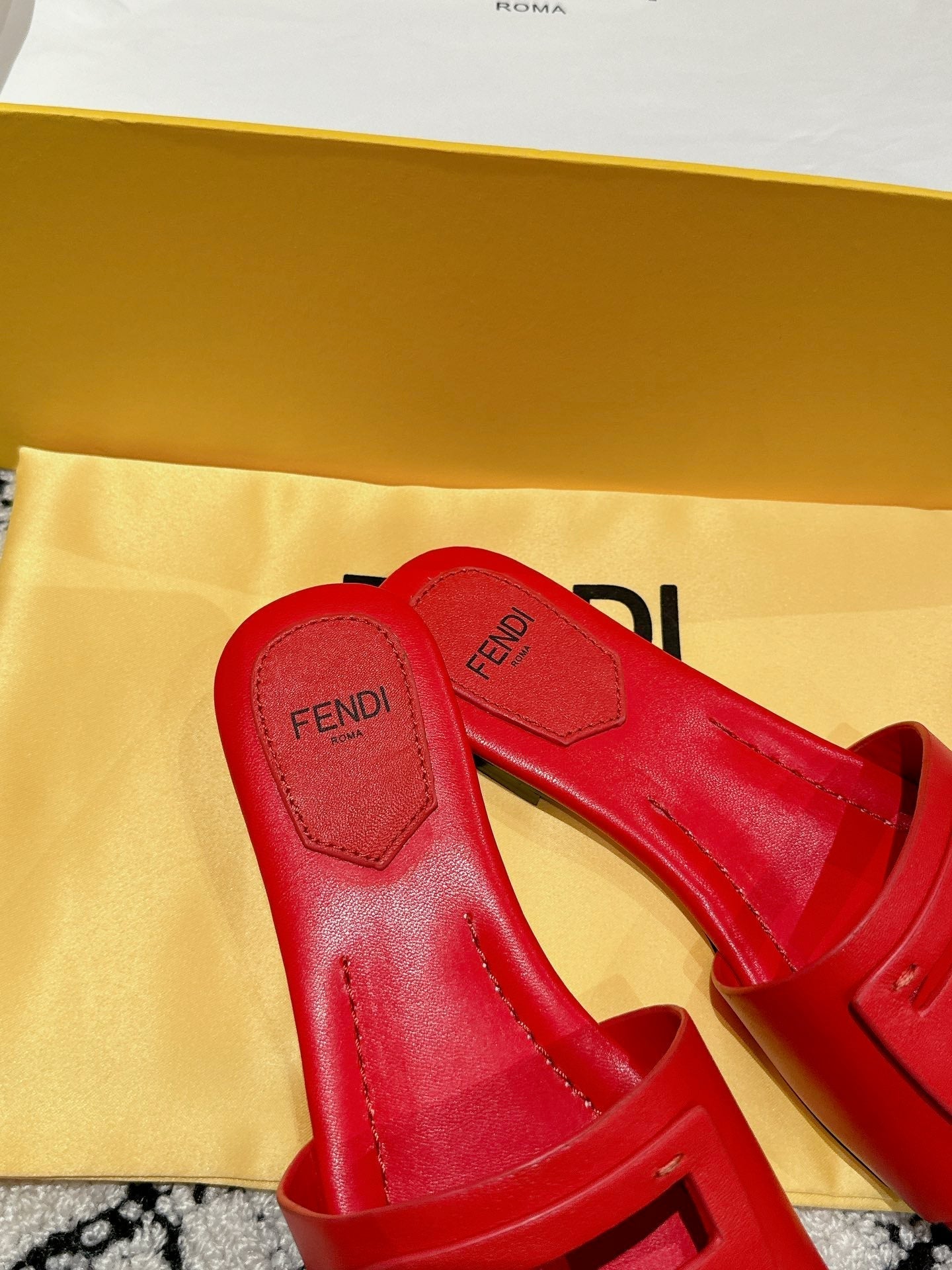Luxury FendiFF Baguette Red Leather Slide