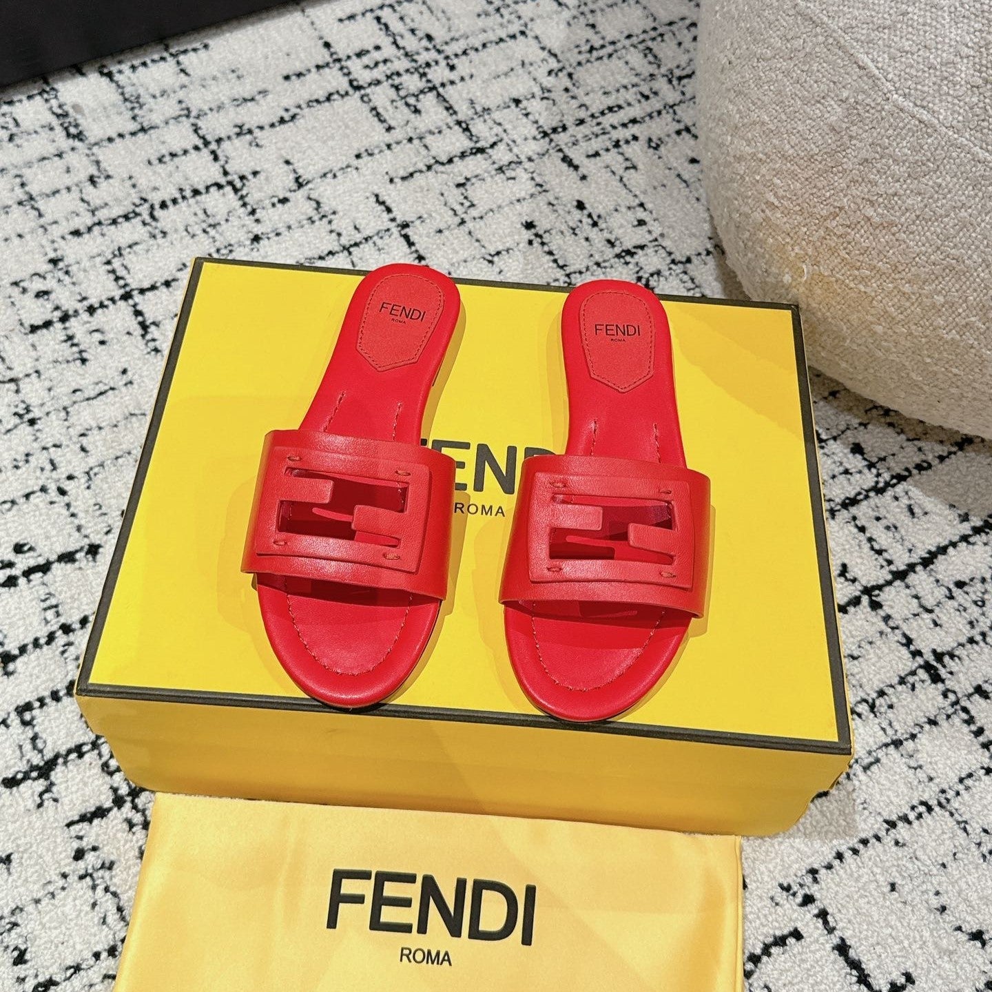Luxury FendiFF Baguette Red Leather Slide
