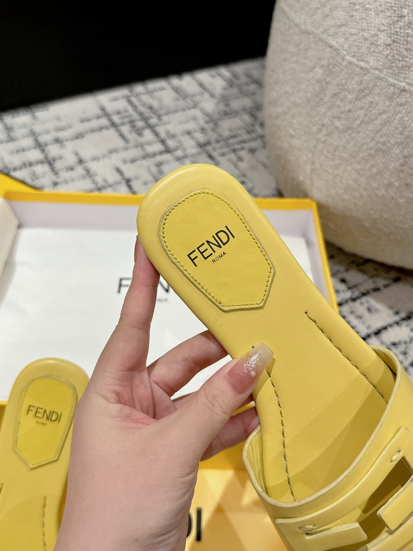 Luxury FendiFF Baguette Yellow Leather Slide